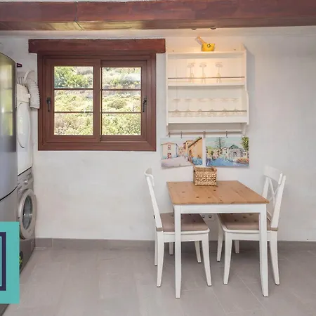 Casa Brumas De Arbejales بيت للعطل *