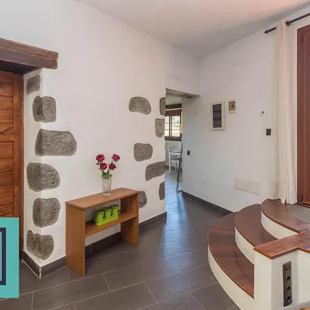 Casa Brumas De Arbejales بيت للعطل