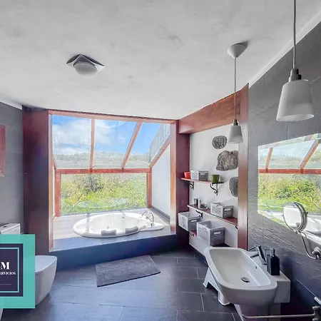Casa Brumas De Arbejales بيت للعطل