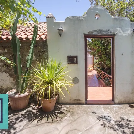 Casa Brumas De Arbejales بيت للعطل *